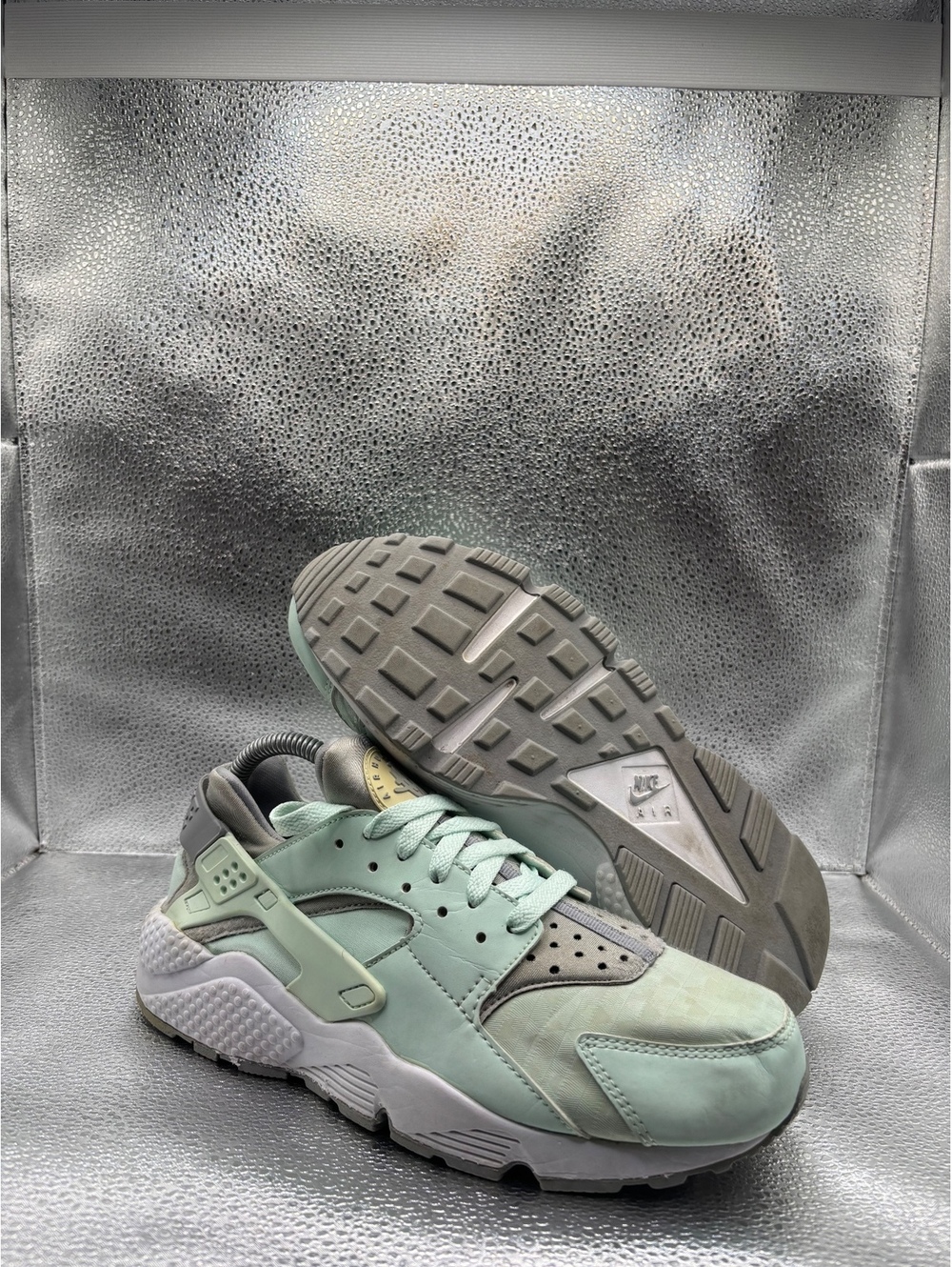Nike air huarache run SE logo pasted green